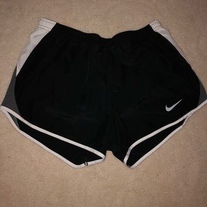 NIKE RUNNING SHORTS